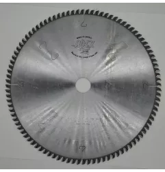 Lame de scie circulaire professionnelle Apex pour panneaux mélaminés et stratifiés.