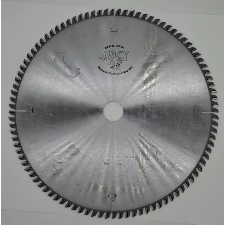 Lame de scie circulaire professionnelle Apex pour panneaux mélaminés et stratifiés.